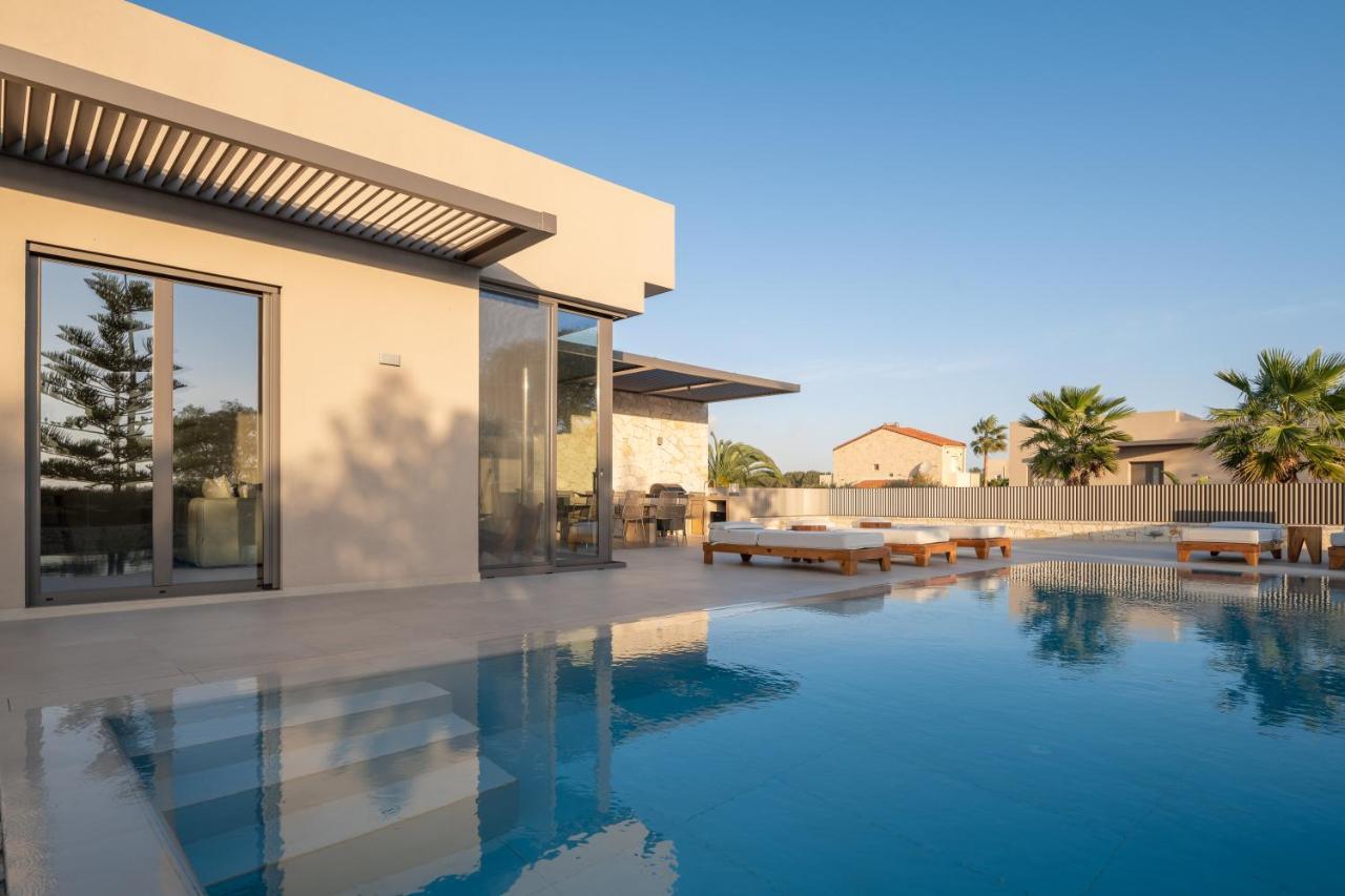Athina Luxury Villa, With Pool & Walk To The Beach, By Thinkvilla Chania  Exteriör bild