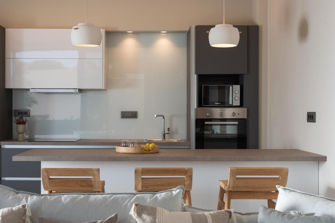 Athina Luxury Villa, With Pool & Walk To The Beach, By Thinkvilla Chania  Exteriör bild