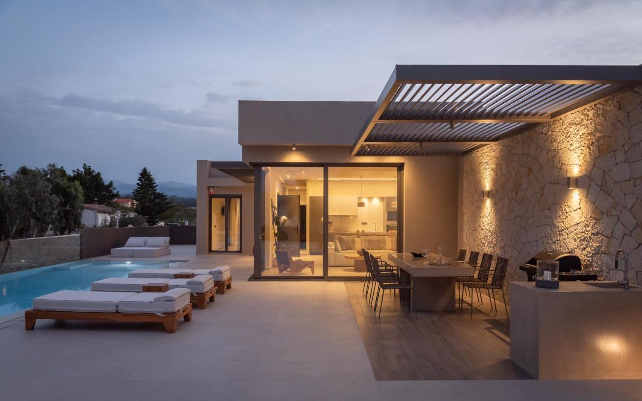 Athina Luxury Villa, With Pool & Walk To The Beach, By Thinkvilla Chania  Exteriör bild
