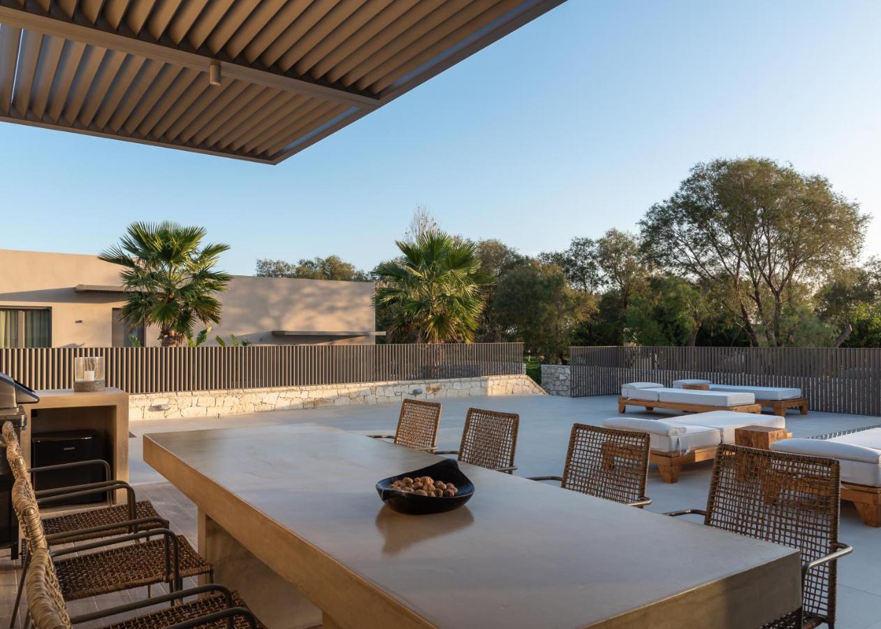 Athina Luxury Villa, With Pool & Walk To The Beach, By Thinkvilla Chania  Exteriör bild
