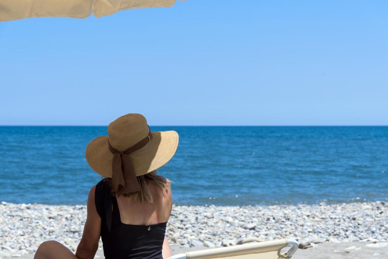 Athina Luxury Villa, With Pool & Walk To The Beach, By Thinkvilla Chania  Exteriör bild