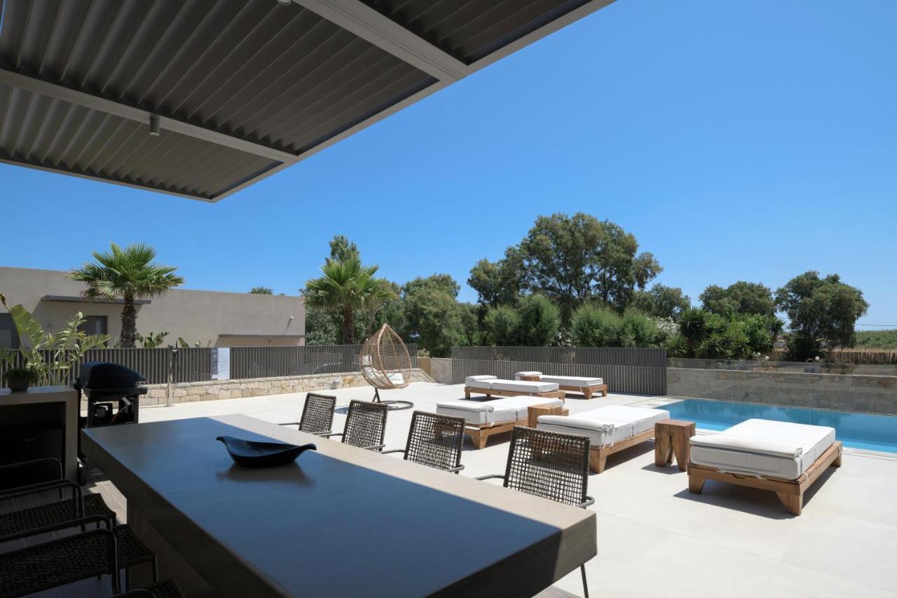 Athina Luxury Villa, With Pool & Walk To The Beach, By Thinkvilla Chania  Exteriör bild